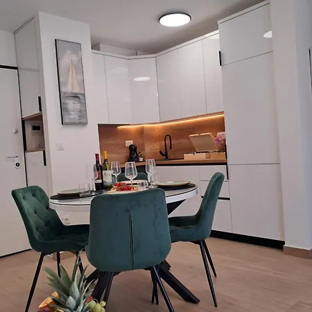 Luxury Mint Garden Daire Kastela