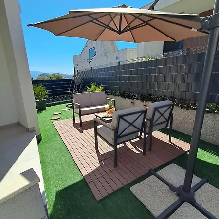 Luxury Mint Garden